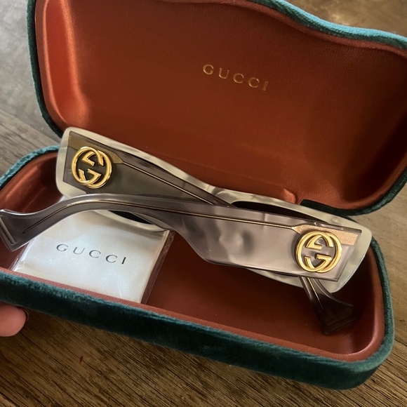 Gucci sunglasses - Picture 1 of 4